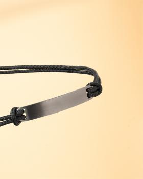 Preview: 1,5 mm dickes schwarzes Nylonarmband mit Edelstahlverschluss und schwarzes Gravurplatte - Casso Black